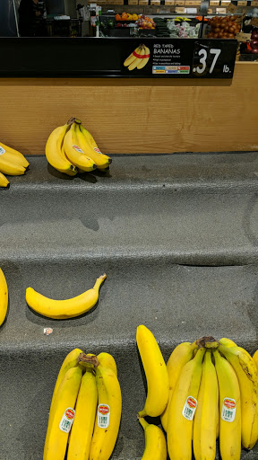 Grocery Store «D & W Fresh Market», reviews and photos, 50 Douglas Ave, Holland, MI 49424, USA