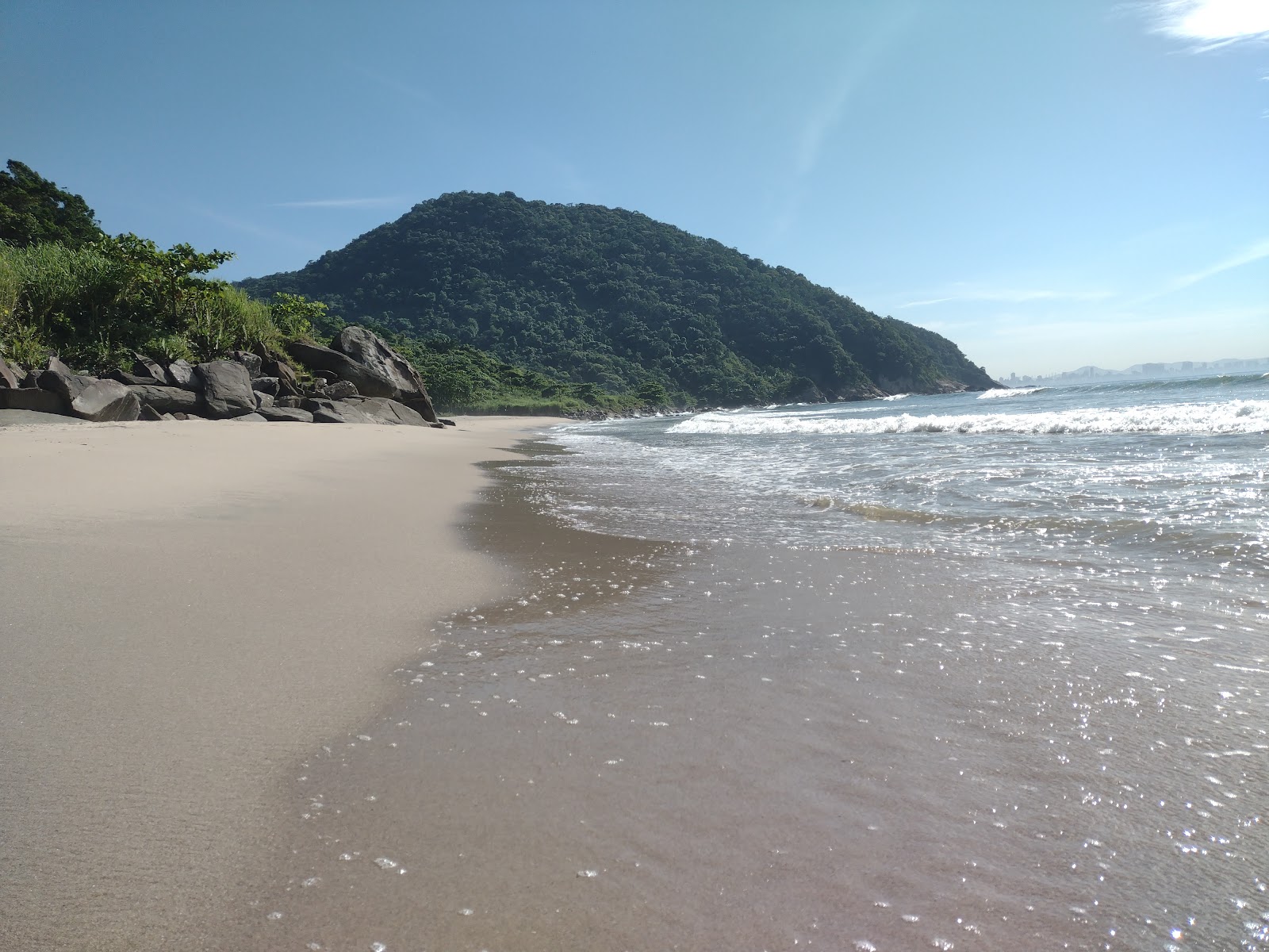 Fotografija Plaža Itaquitanduva z turkizna voda površino