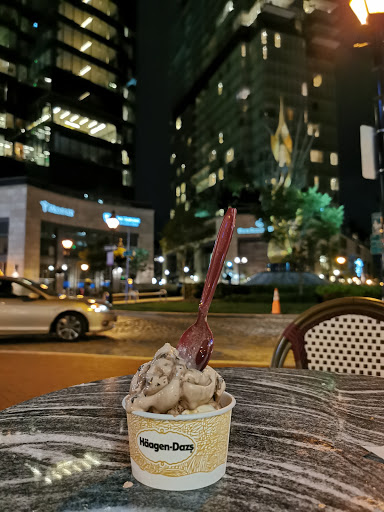 Ice Cream Shop «Häagen-Dazs», reviews and photos, 685 S President St, Baltimore, MD 21202, USA
