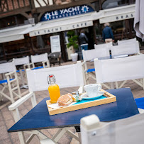 Photos du propriétaire du Restaurant français Yacht Café Deauville - n°1
