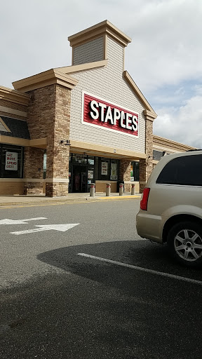 Staples, 85 S River Rd, Bedford, NH 03110, USA, 