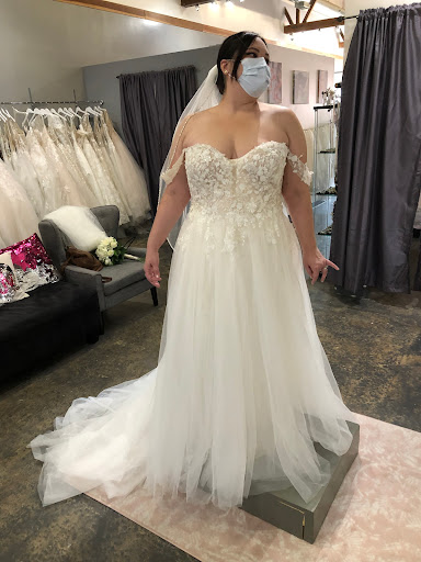 Bridal Shop «Strut Bridal Salon - Sizes 12+», reviews and photos, 4264 Atlantic Ave, Long Beach, CA 90807, USA