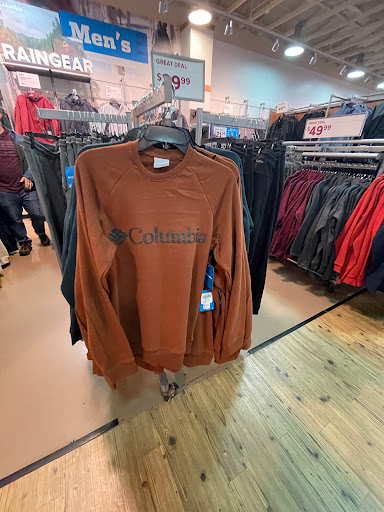 Sportswear Store «Columbia Sportswear Outlet Store at Lighthouse Place Premium Outlets», reviews and photos, 1710 Lighthouse Pl, Michigan City, IN 46360, USA
