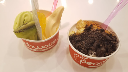 Frozen Yogurt Shop «Peachwave Frozen Yogurt & Gelato», reviews and photos, 6 W 8th St, Holland, MI 49423, USA