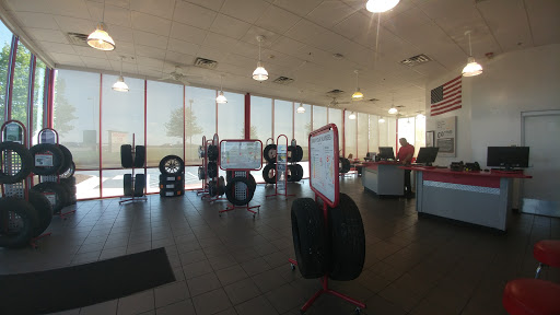 Tire Shop «Discount Tire Store - Muncie, IN», reviews and photos, 6210 W McGalliard Rd, Muncie, IN 47304, USA