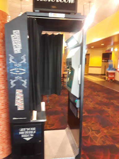 Movie Theater «Regal Cinemas Huebner Oaks 14 & RPX», reviews and photos, 11075 I-10, San Antonio, TX 78230, USA