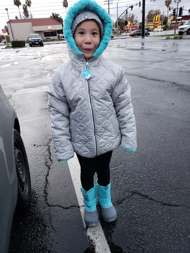 Sporting Goods Store «Big 5 Sporting Goods», reviews and photos, 1573 W Redlands Blvd, Redlands, CA 92373, USA