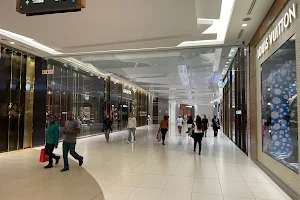 Nelson Mandela Square image