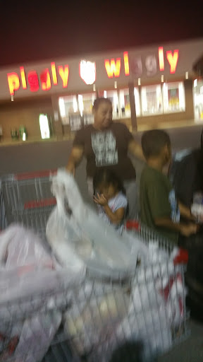 Grocery Store «Piggly Wiggly», reviews and photos, 3441 Fort Campbell Blvd # A, Clarksville, TN 37042, USA