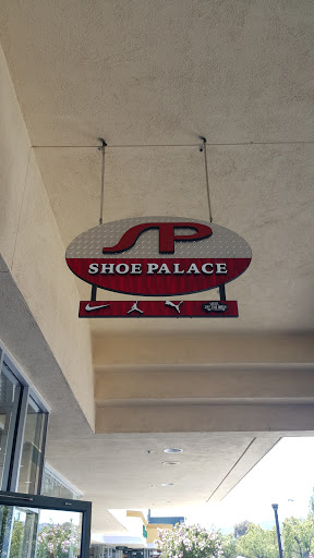 Shoe Store «Shoe Palace», reviews and photos, 8155 Camino Arroyo #13, Gilroy, CA 95020, USA