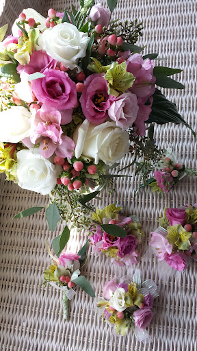 Florist «Eclectic Garden», reviews and photos, 323 Walnut St, St Charles, IL 60174, USA