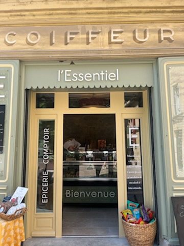 L'essentiel épicerie comptoir à Saint-Rémy-de-Provence