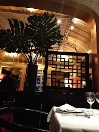 Atmosphère du Restaurant cantonais Chez Ly - Champs-Elysées à Paris - n°13