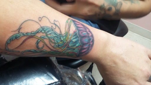 Tattoo Shop «Electric Sunset Tattoo», reviews and photos, 112 N Magnolia St, Rockport, TX 78382, USA