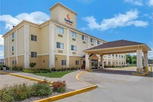 Comfort Suites Terre Haute University Area image