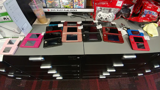 Shopping Mall «Pleasant Valley Shopping Center», reviews and photos, 7524 Broadview Rd, Cleveland, OH 44134, USA