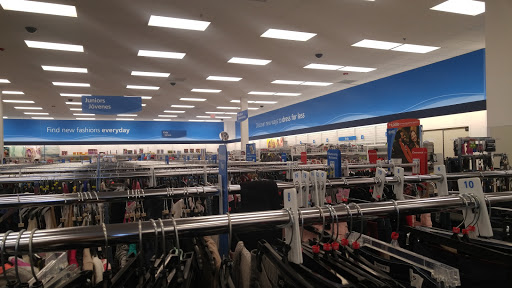 Clothing Store «Ross Dress for Less», reviews and photos, 1720 Douglas Rd, Oswego, IL 60543, USA
