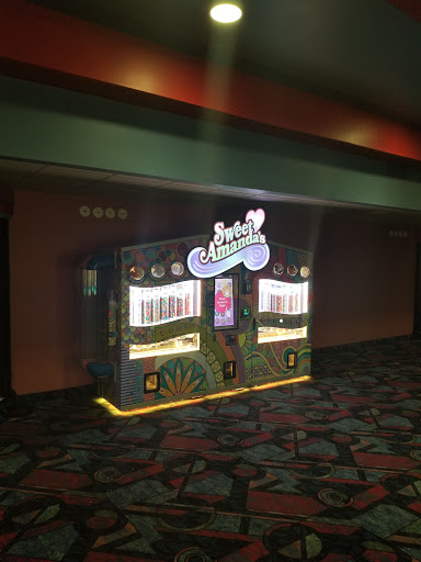 Movie Theater «Regal Cinemas Shiloh Crossing 18», reviews and photos, 10400 E. US 36, Avon, IN 46168, USA