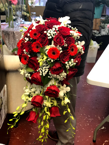 Florist «Illusion Florist & Events», reviews and photos, 12231 SE Stark St, Portland, OR 97233, USA