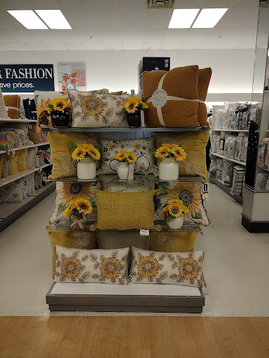 Department Store «Marshalls», reviews and photos, 1142 Temple Ave, Colonial Heights, VA 23834, USA