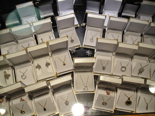 Jewelry Store «Shnayder Jewelry and Pawn Shop», reviews and photos, 110 Daniel Webster Hwy, Nashua, NH 03060, USA