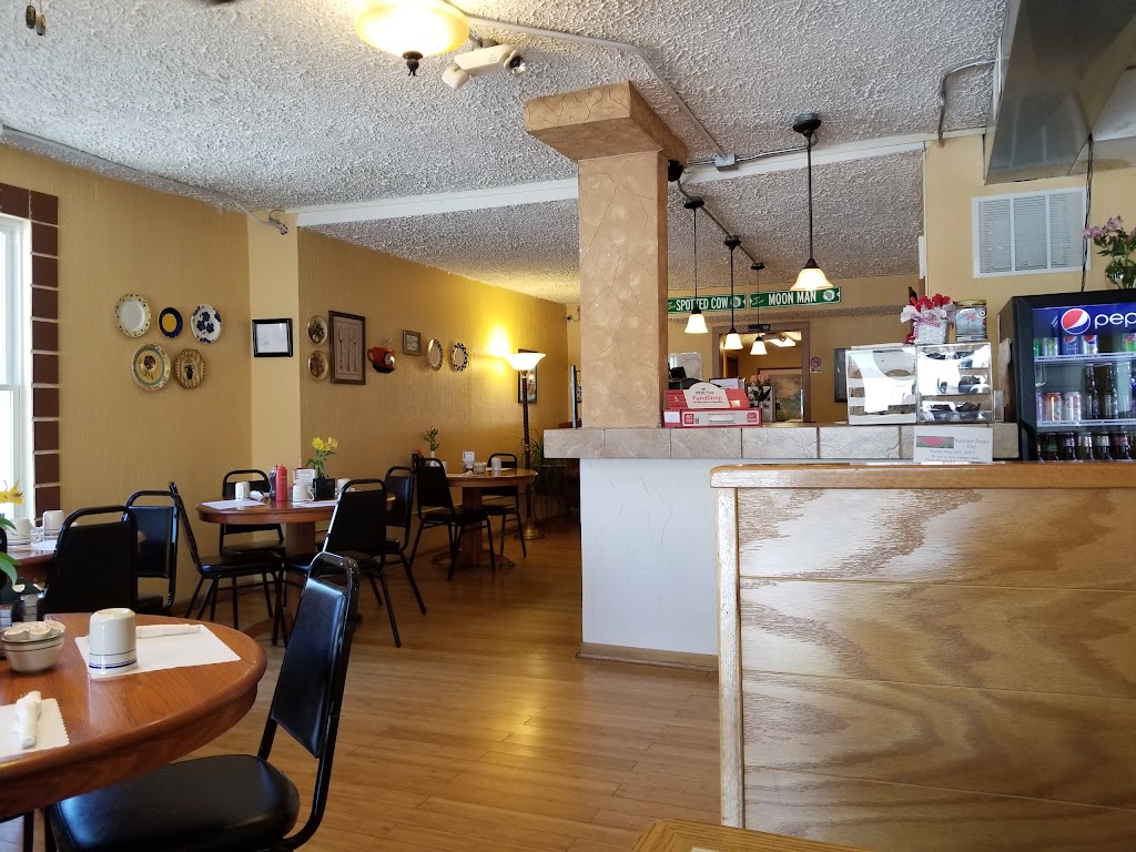 Deb's Main Street Diner 53118