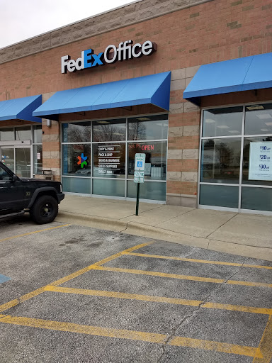 Print Shop «FedEx Office Print & Ship Center», reviews and photos, 1330 Orchard Rd, Aurora, IL 60506, USA