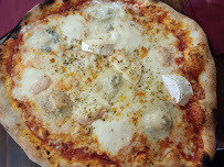 Pizza du Pizzeria Pizza Capri à Versailles - n°4