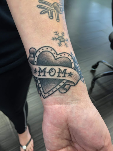 Tattoo Shop «Atlantis Tattoo & Gallery», reviews and photos, 1344 Malabar Rd SE, Palm Bay, FL 32907, USA