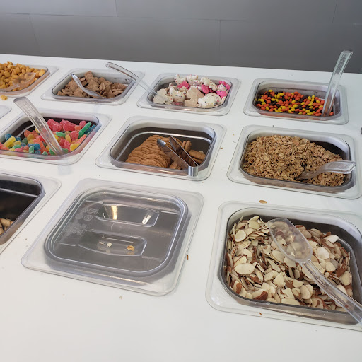 Frozen Yogurt Shop «Yogurtland Costa Mesa- Baker Street», reviews and photos, 1450 Baker St, Costa Mesa, CA 92626, USA