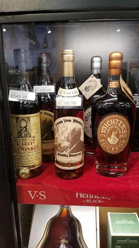Wine Store «Liquor & Wine Warehouse», reviews and photos, 9925 Horace Harding Expy, Corona, NY 11368, USA
