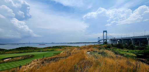 Public Golf Course «Trump Golf Links, Ferry Point», reviews and photos, 500 Hutchinson River Pkwy, Bronx, NY 10465, USA