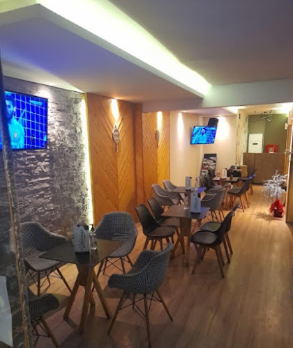 Yiamas Μεζεδοπωλείο - Cafe All day Bar Patra - Εστιατόριο