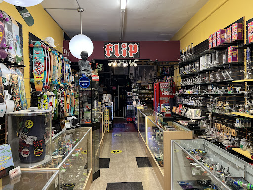 Tobacco Shop «Cherry Smoke & Skate Shop», reviews and photos, 418 Cherry Ave, Long Beach, CA 90802, USA