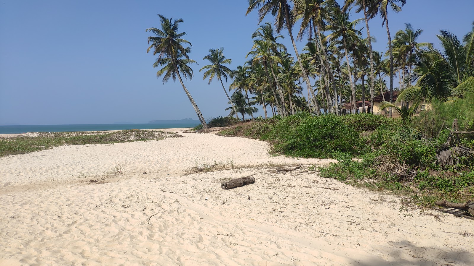 Foto de Arossim Beach - lugar popular entre os apreciadores de relaxamento
