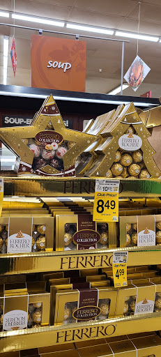 Grocery Store «Safeway», reviews and photos, 1688 Anderson Rd, McLean, VA 22102, USA