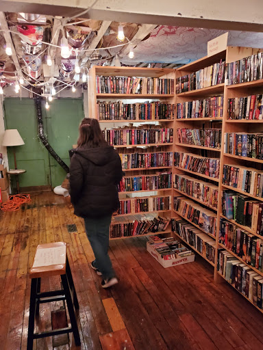Used Book Store «Winding Way Books At Gallery», reviews and photos, 106 W Chestnut St, Lancaster, PA 17603, USA