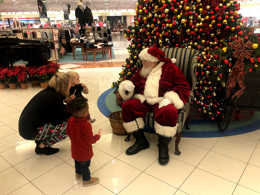 Department Store «Von Maur», reviews and photos, 115 Iowa River Landing Pl, Coralville, IA 52241, USA