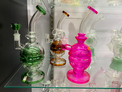 Tobacco Shop «Six Fifty Smoke Shop», reviews and photos, 2394 Junipero Serra Blvd, Daly City, CA 94015, USA