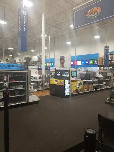 Electronics Store «Best Buy», reviews and photos, 3700 Mandela Pkwy, Oakland, CA 94608, USA