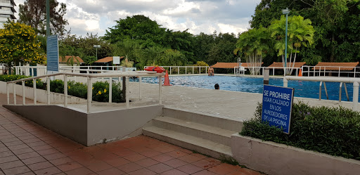 Piscina del Parque Omar