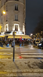 Photo n°111 de L'Avenue à Paris ()