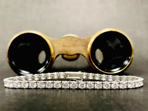 Pawn Shop «Money & More», reviews and photos, 1025 S Riverside Dr, Iowa City, IA 52246, USA