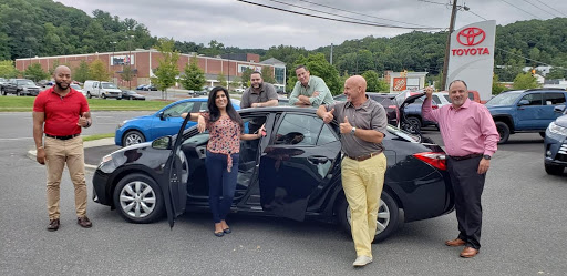 Car Dealer «Greentree Toyota», reviews and photos, 87 Federal Rd, Danbury, CT 06811, USA