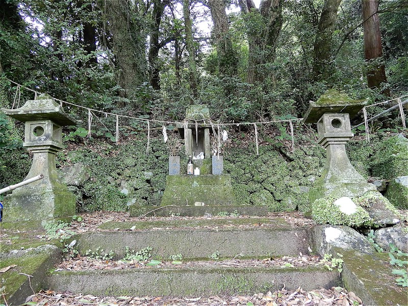 山徳神社