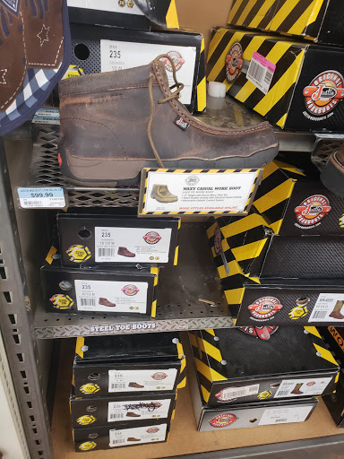 Home Improvement Store «Tractor Supply Co.», reviews and photos, 230 W Park, Lawrenceburg, KY 40342, USA