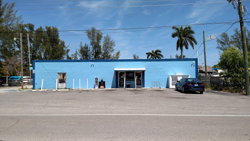 Grocery Store «St James General Store», reviews and photos, 3324 Stringfellow Rd, St James City, FL 33956, USA