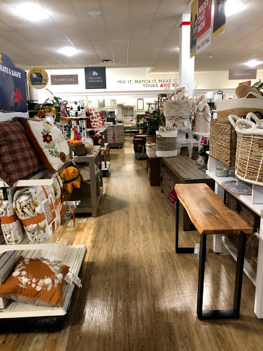 Department Store «Marshalls & HomeGoods», reviews and photos, 5915 20th St, Vero Beach, FL 32966, USA