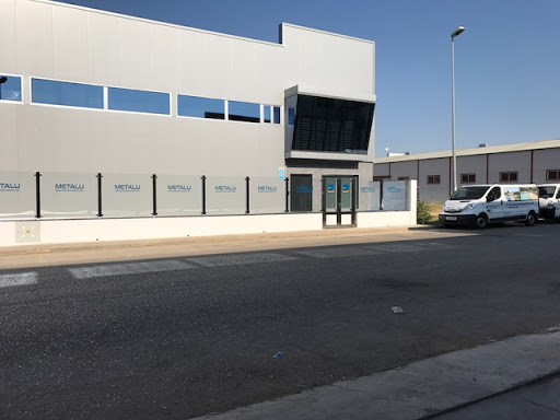 METALU | Fabricante de elevadores para piscinas en La Luisiana