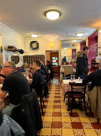 Atmosphère du Restaurant français Le Petit Saint-Benoit à Paris - n°14